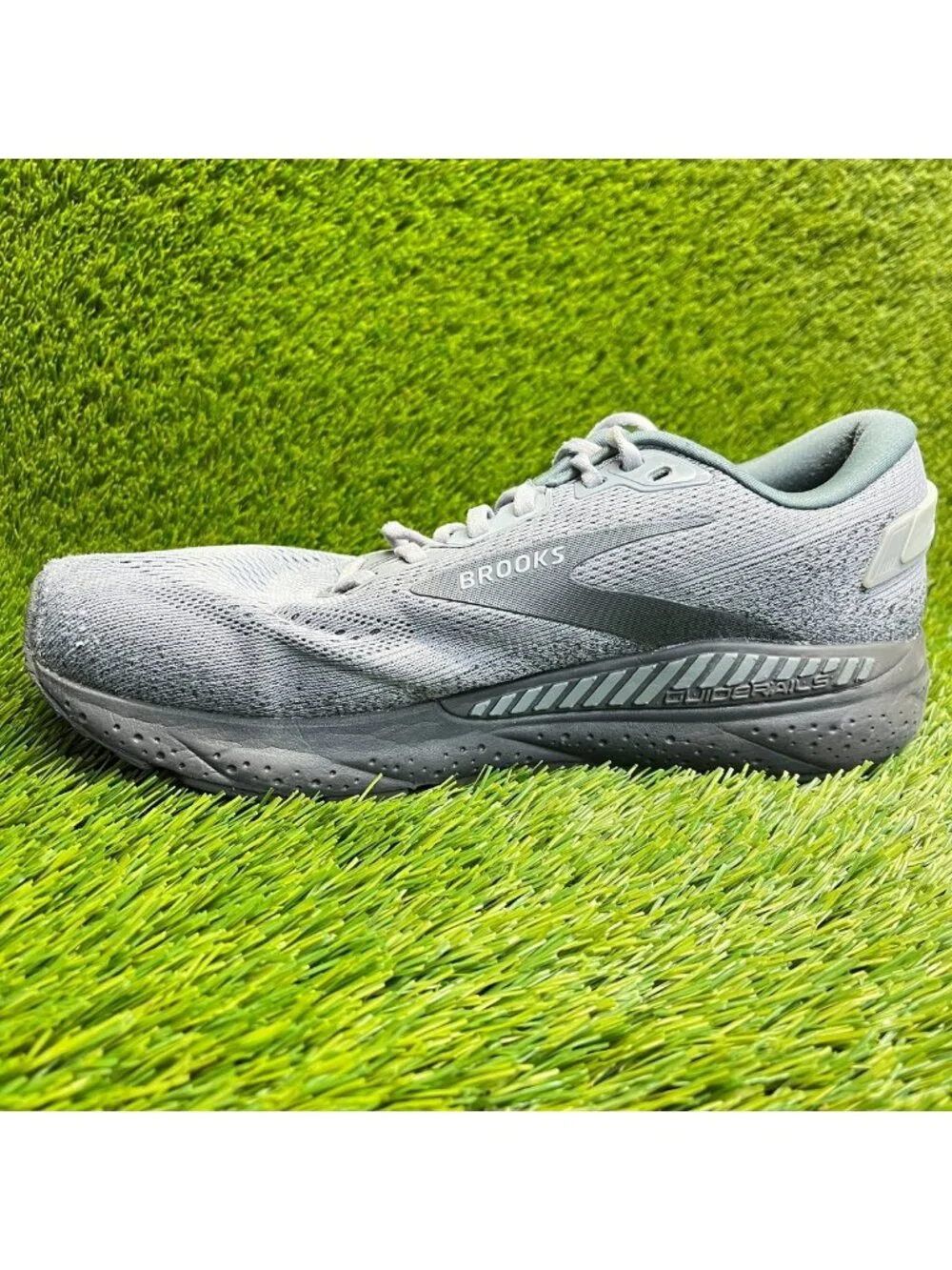Brooks Beast GTS 24 Mens Size 10.5 Gray Black Athletic Running Shoes Sneakers‎